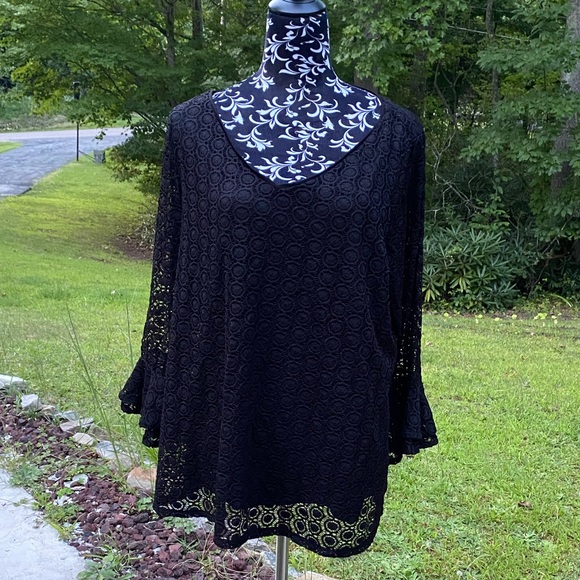 Dressbarn Tops - Dressbarn Women's Crochet Three Quarter Bell Sleeves V-Neck Top 3X